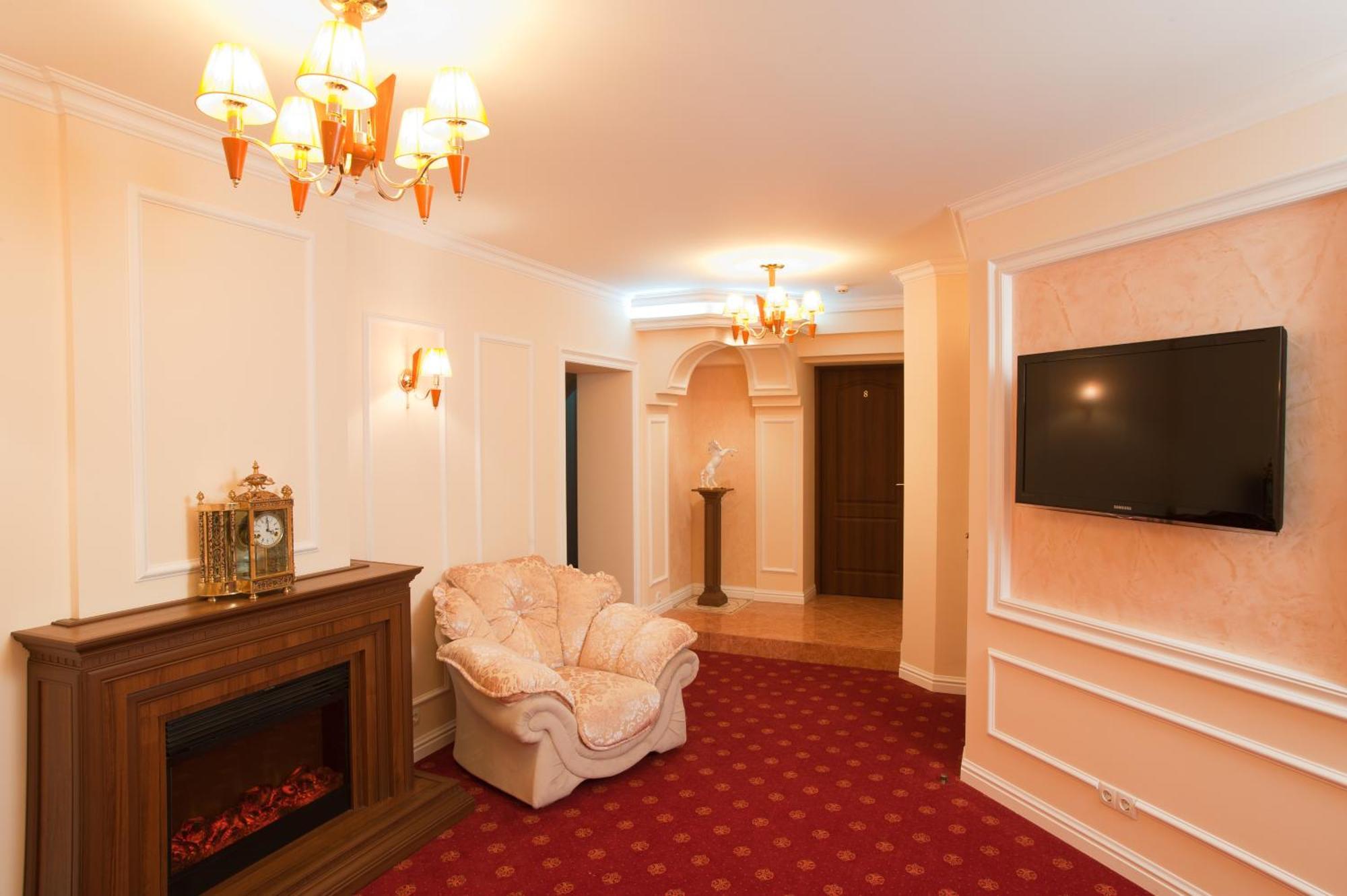7 Sky Hotel Klinicheskaya Street Киев Екстериор снимка