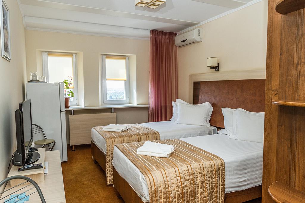 7 Sky Hotel Klinicheskaya Street Киев Екстериор снимка