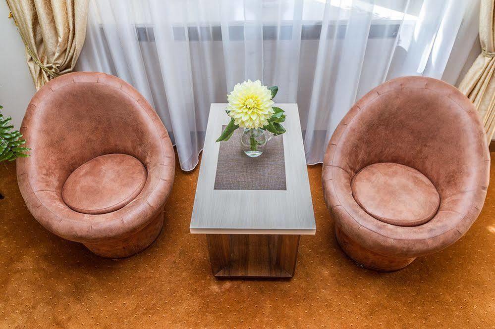 7 Sky Hotel Klinicheskaya Street Киев Екстериор снимка