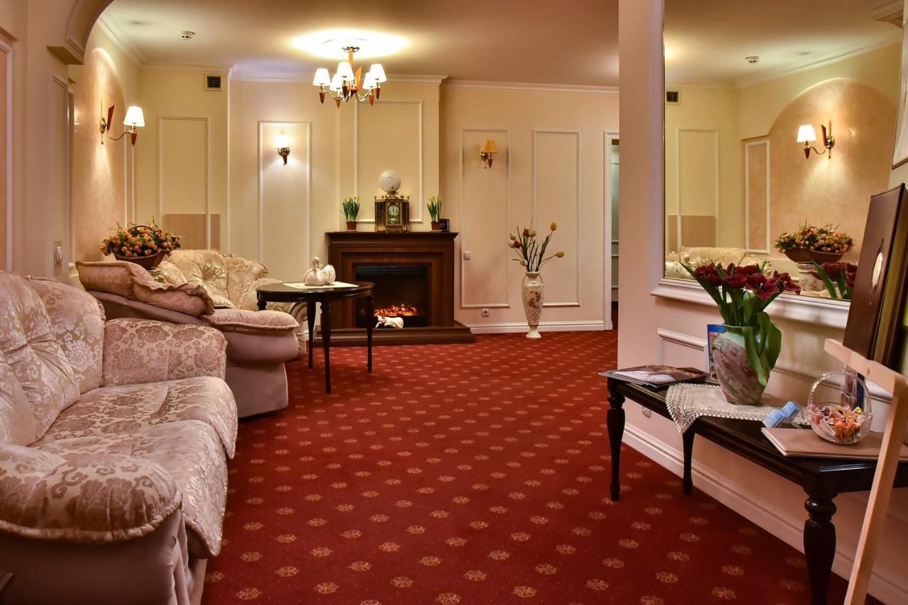 7 Sky Hotel Klinicheskaya Street Киев Екстериор снимка