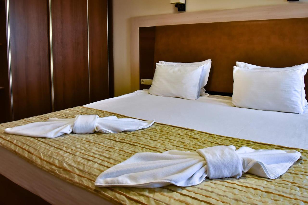 7 Sky Hotel Klinicheskaya Street Киев Екстериор снимка